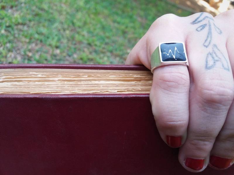 Auf Bestellung, Goldimpuls Signet Ring, Emaille Gold Urban Design, Puls Pinky Ring Auf Bestellung, Goldimpuls Signet Ring, Emaille Gold Urban Design, Puls Pinky Ring von RakefetMorAnalog