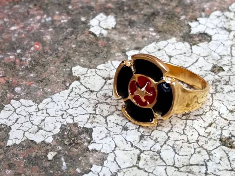 Auf Bestellung, Heli Gold Signet Ring, Hubschrauber Emaille Urban Design, Ring Auf Bestellung, Heli Gold Signet Ring, Hubschrauber Emaille Urban Design, Ring von RakefetMorAnalog