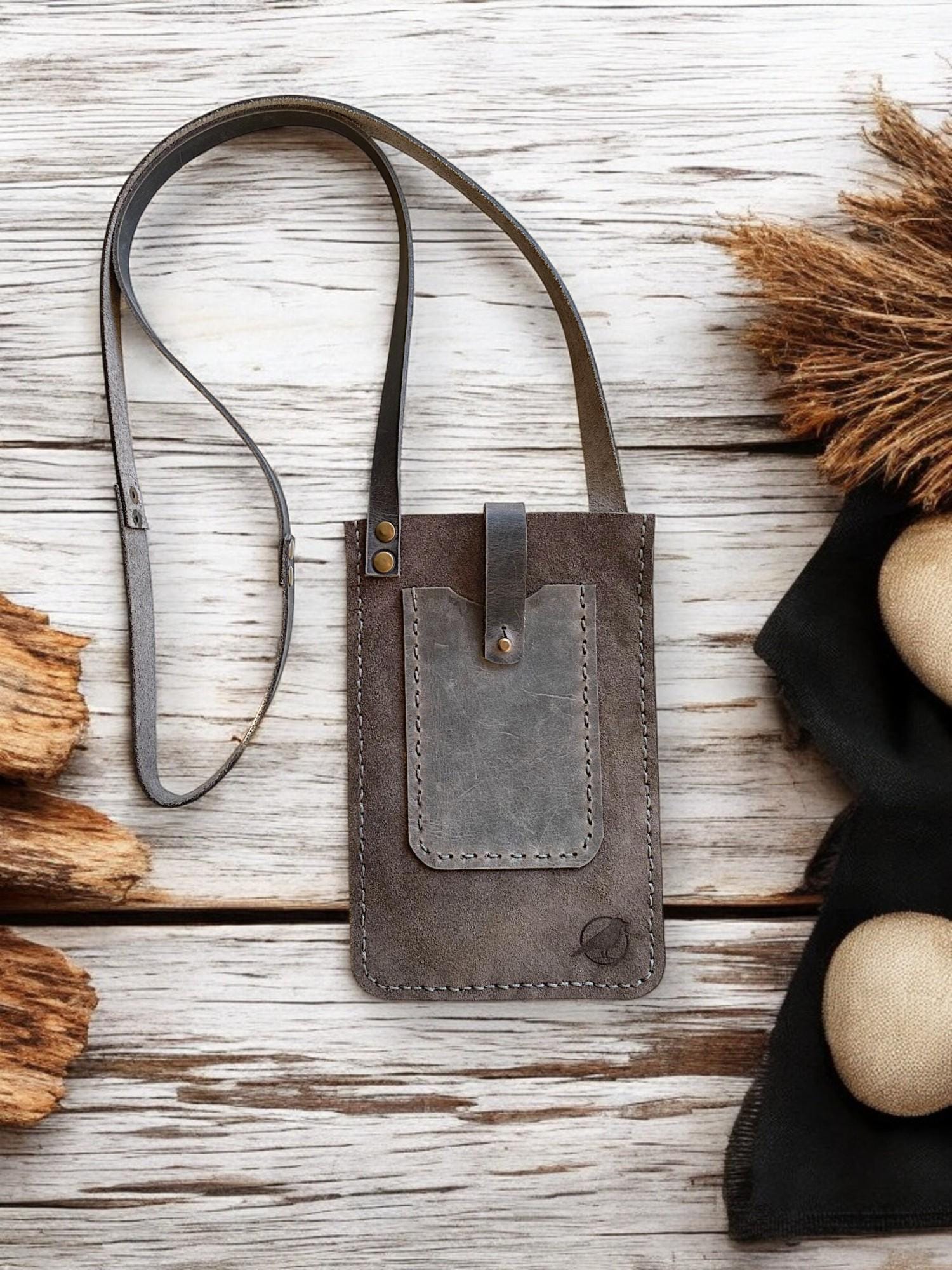 Personalisierte Graue Farbe Wildleder, Handytasche Nach Maß Handytasche, Handy Umhängetasche, Umhängetasche Für Handyträger Personalisierte Graue Farbe Wildleder, Handytasche Nach Maß Handytasche, Handy Umhängetasche, Umhängetasche Für Handyträger von RakkLeatherAtelier