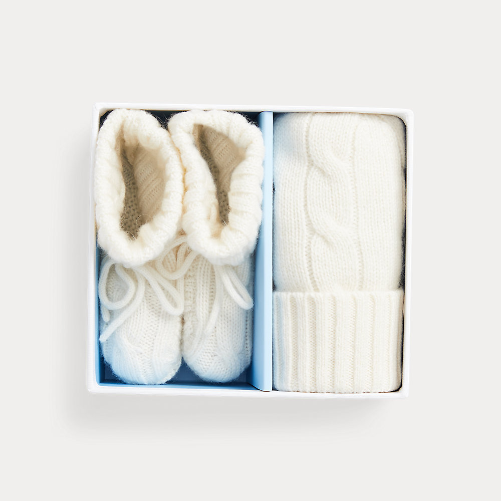 Kaschmirmütze und Babyschuhe im Set von Ralph Lauren