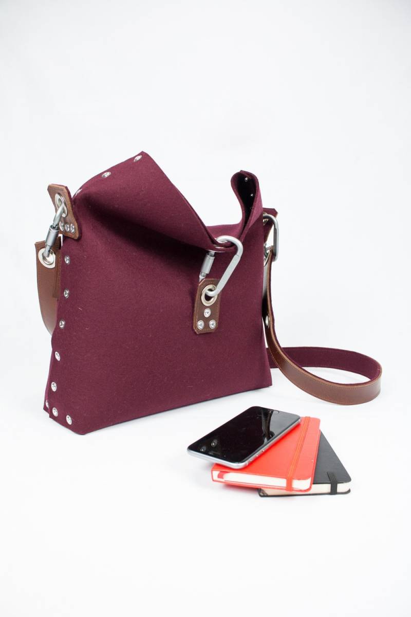 Filz Umhängetasche Handgefertigte Wollfilz Geldbörse Mit Lederband von Rambag