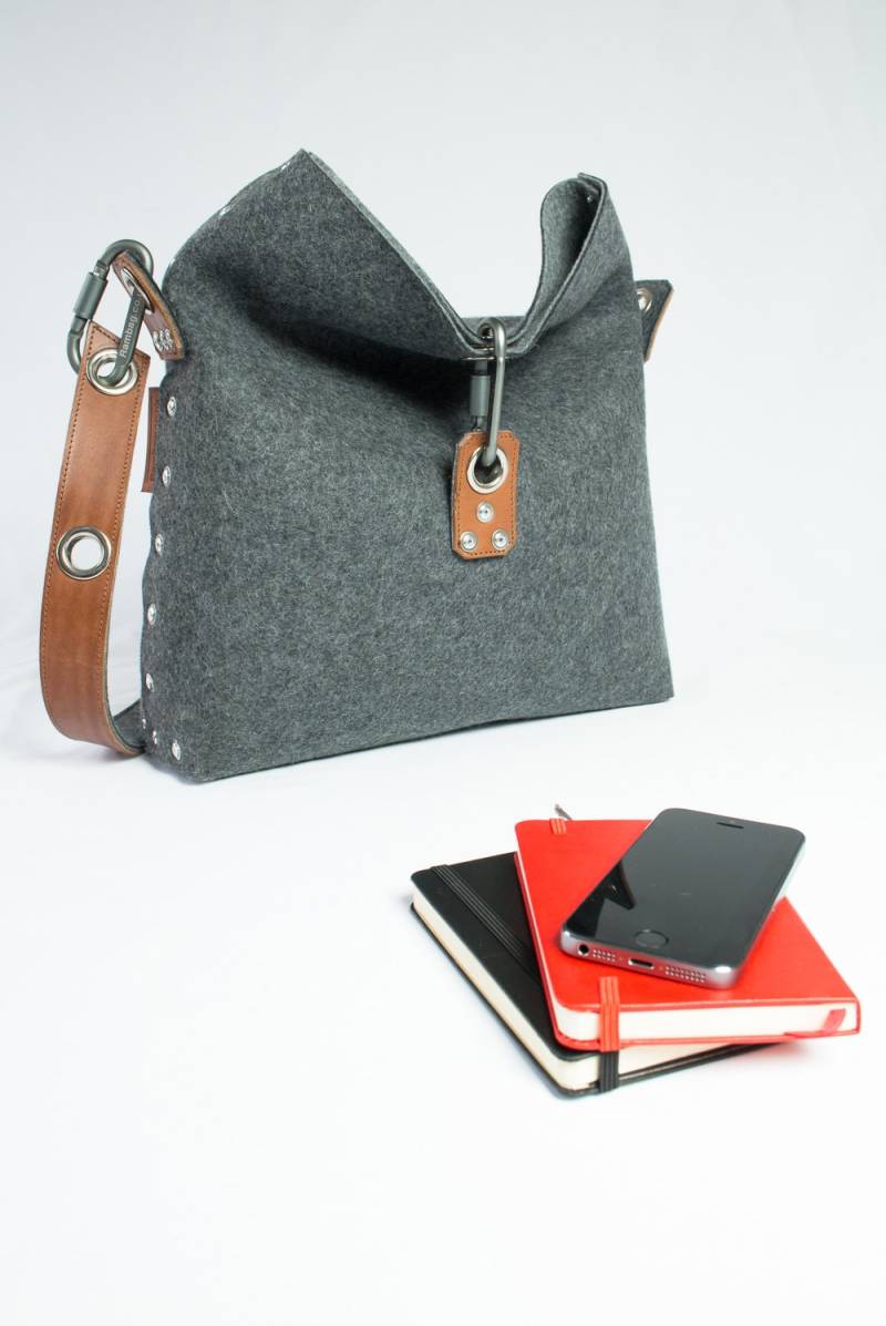 Fold-Over Filz Handtasche Handgefertigte Wolle Geldbörse Mit Lederband von Rambag