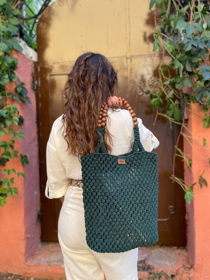 Makramee Einkaufstasche Grüner Baumwoll Shopper Mit Holzperlengriffen von RameHandmadeBag