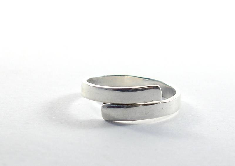 Silber Damen Ring 925 Mit Einem Überlagerten Band. Minimaler Ring. Silber-Schmuck. Einfacher Silberring Silber Damen Ring 925 Mit Einem Überlagerten Band. Minimaler Ring. Silber-Schmuck. Einfacher Silberring von RamixBijoux