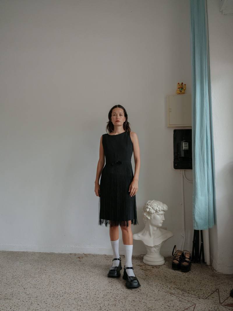 90Er Jahre Moschino Billig Und Schick Bow Front Fransen Kleid Größe 40 S von RamonasArchives