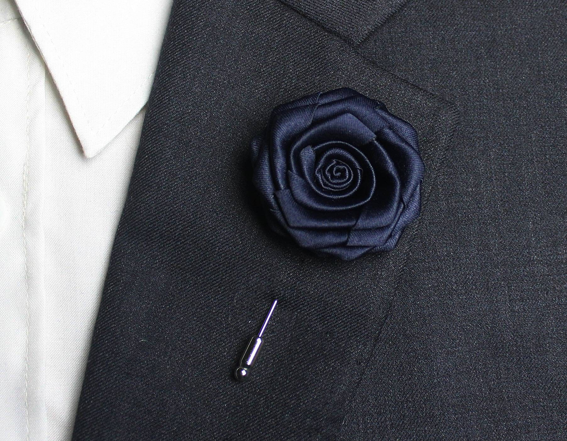 Navy Blue Blumen Revers Pins Männer Für Groomsmen Geschenk, Bräutigam Satin Herren Anzug Brosche Pin Zubehör Boutonnierre von RamoooHandmade