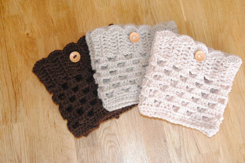 Boot Cufsf Braun Beige Creme/Handgemachte Manschetten Mit Holzknöpfen Stiefel Topper Häkeln Beinwärmer/Boot Liner Frauen Teenager Mädchen Geschenk von RamuneCrochet