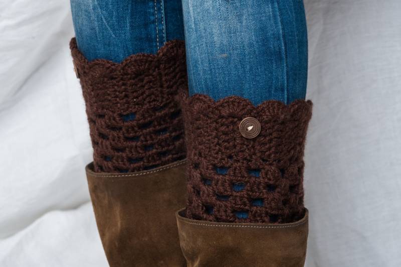 Boot Manschetten Brown/Häkeln Stiefel Topper Mit Knöpfen Handgemachte Beinwärmer Hohe Socken Frauen Teen Mädchen Zubehör Geschenkidee von RamuneCrochet