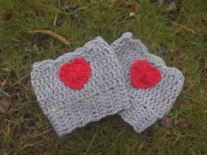 Graue Stiefel Stulpen Mit Herz/Häkeln Handmade Graue Boot Topper Tall Socken Frauen Teen Mädchen Weihnachten Geschenk Zum Valentinstag von RamuneCrochet