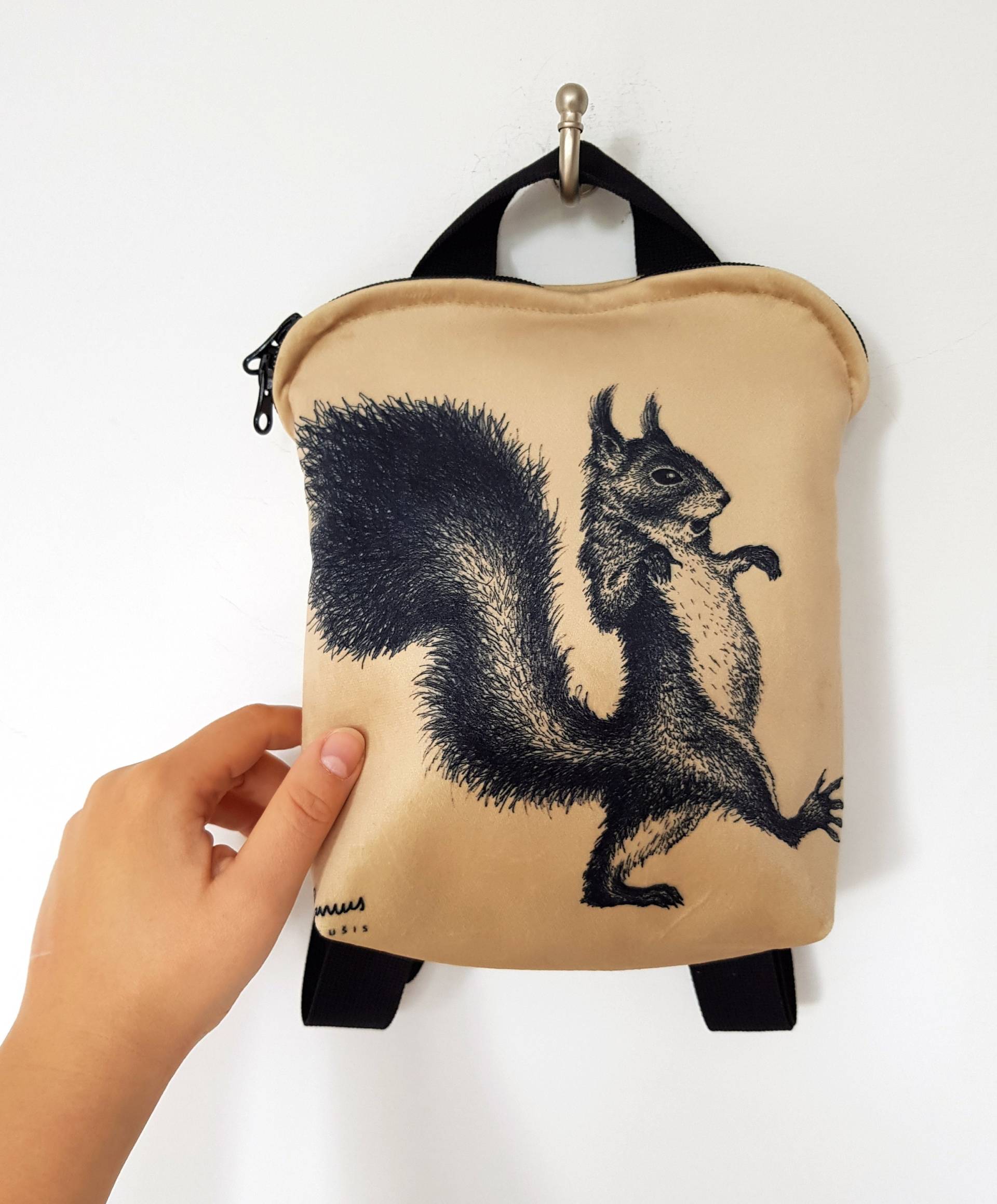 Rucksack Für Kinder, Eichhörnchen, Velour, Polyester Canvas, Nachhaltiger Rucksack, Geschenk, Kleiner Reizend von RamusTriusis