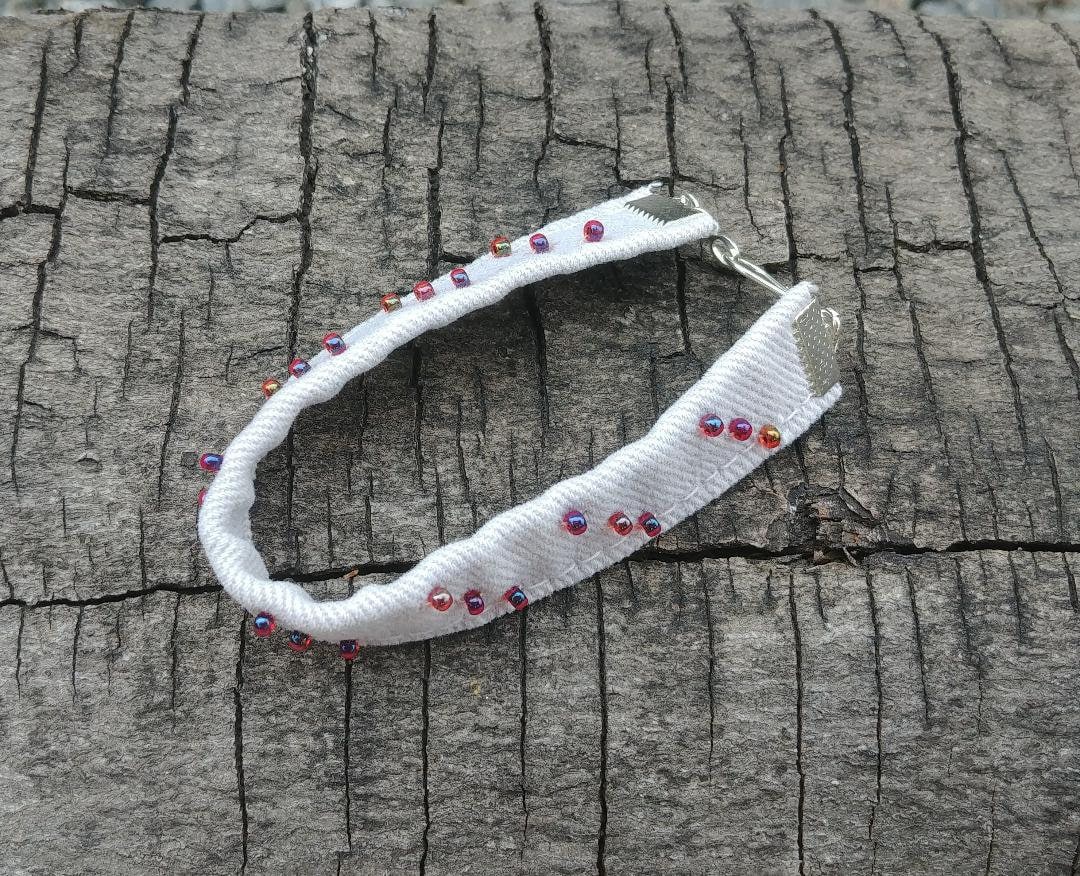 Armband Denim, Jeans Tan, Upcycled Schmuck Rote Perlen, Recyceltes Armband, Boho Schmuck, Geschenk Für Sie 2 Armband Denim, Jeans Tan, Upcycled Schmuck Rote Perlen, Recyceltes Armband, Boho Schmuck, Geschenk Für Sie 2 von RanchoArt