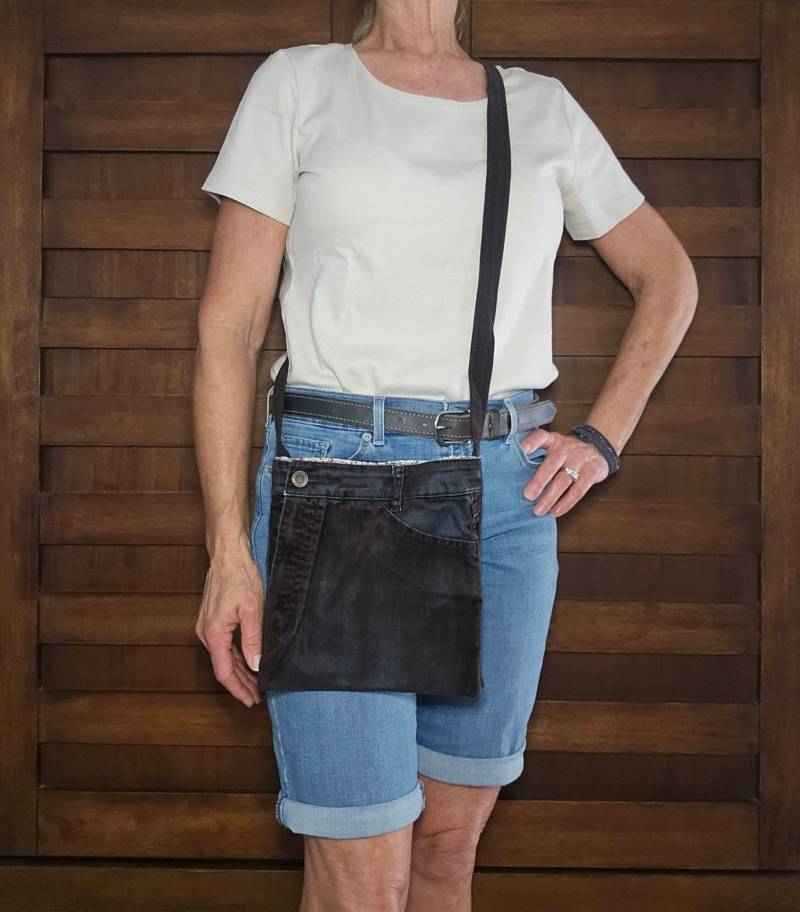 Handytasche, Geldbörse Braun Velour Denim, Crossbody Jeanstasche Braun, Messengertasche Upcycled Beuteltasche Denim D108 Handytasche, Geldbörse Braun Velour Denim, Crossbody Jeanstasche Braun, Messengertasche Upcycled Beuteltasche Denim D108 von RanchoArt