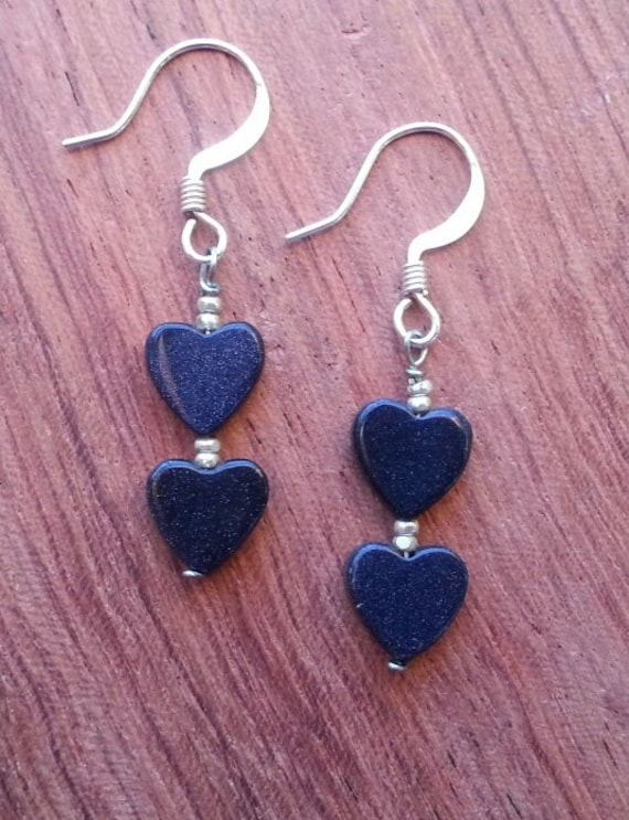 Herz Goldstone Blau, Lila Ohrringe Funkelnd, Goldstone, Mit Stein, Kleine Ohrringe, Valentinsgeschenk, Herzen 15 Herz Goldstone Blau, Lila Ohrringe Funkelnd, Goldstone, Mit Stein, Kleine Ohrringe, Valentinsgeschenk, Herzen 15 von RanchoArt