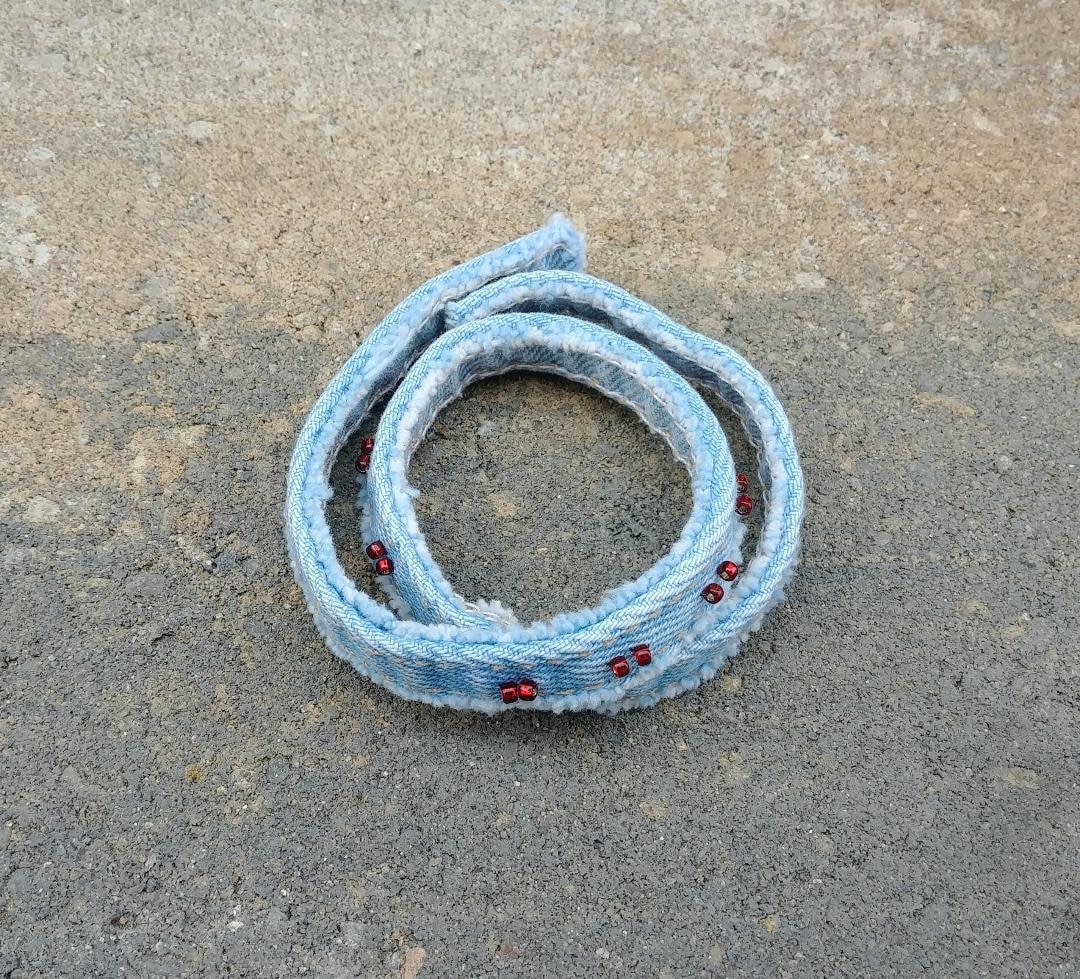 Wickelarmband Denim, Armband Jeans Blau, Upcycled Schmuck Rotweinperlen, Recycelt Jeans, Geschenk Für 27 Wickelarmband Denim, Armband Jeans Blau, Upcycled Schmuck Rotweinperlen, Recycelt Jeans, Geschenk Für 27 von RanchoArt
