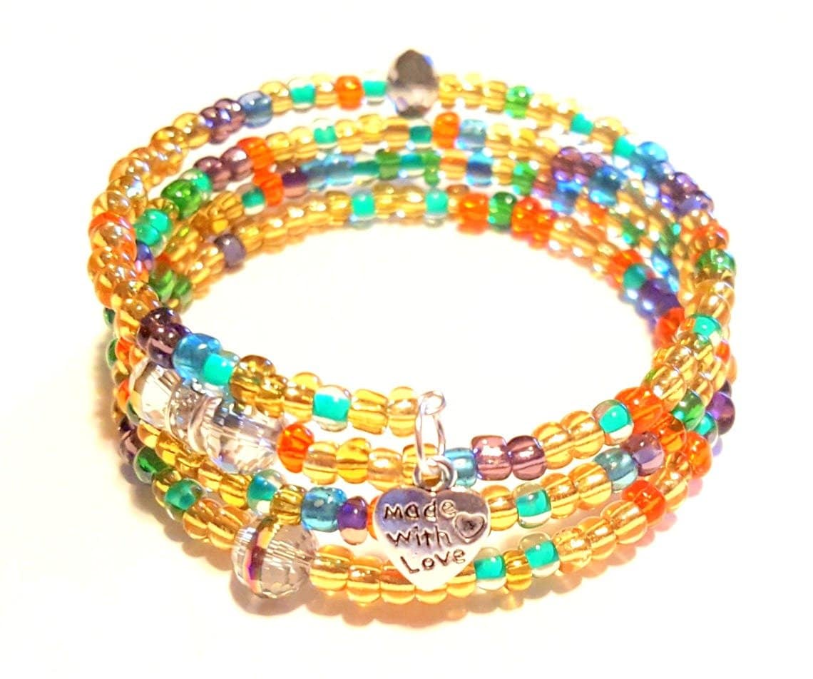 Handgefertigtes Mehrfarbiges Perlenarmband Boho Memory Wire Wrap Handgefertigtes Mehrfarbiges Perlenarmband Boho Memory Wire Wrap von RandRsWristCandy