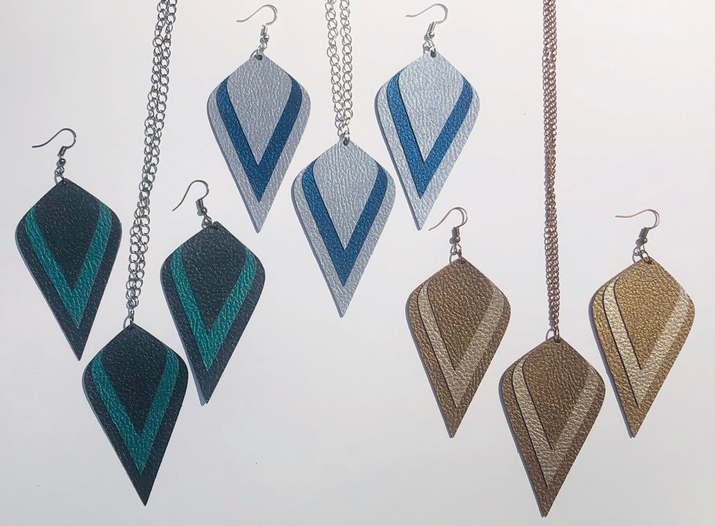 Kunstleder Schmuck Ohrringe Und Halskette Set, Geschenk Für Freundin, Muttertagsgeschenk von RandomCraftsBySundee