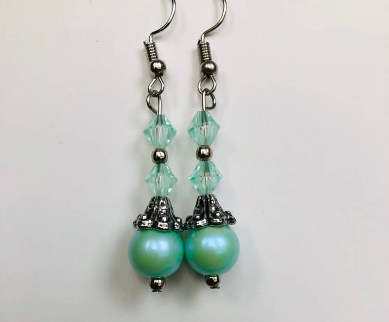 Perlen Ohrringe Silber Und Grün Perlmutt Tropfen Set von RandomCraftsBySundee