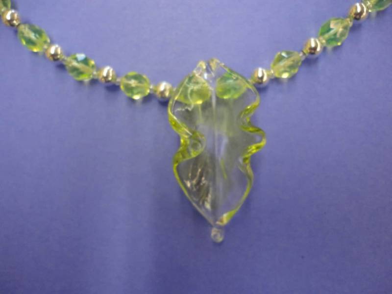 Limettenblatt Halskette Limettenblatt Halskette von RandomLovelies