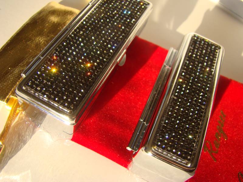 Black Diamond Strass Kristalle Auf Lippenstift Etui/Lipstick Box/Lippenstift Halter Mit Spiegel | Roter Samt Beutel Ist Inklusive von RangseeCrystalCases