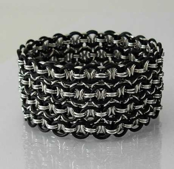 Kühne Und Breite Unisex Kettemaille Manschette Kühne Und Breite Unisex Kettemaille Manschette von RaquelChelouche