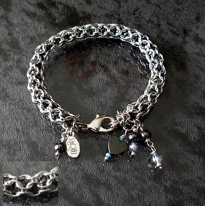Netz Silberfarbenes Rundes Armband Mit Echtem Hämatit Netz Silberfarbenes Rundes Armband Mit Echtem Hämatit von RaquelChelouche