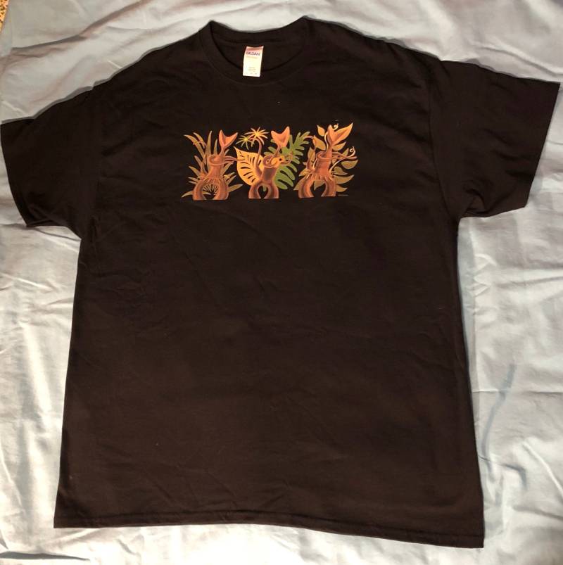 Mewey Kaliki Maka | Keine Word Graphics T-Shirt Hula Kitties Katzen Ukulele Holz Kitschy Kitty Skulpturen Figuren Rarabird Kunst Malerei von RarabirdArt