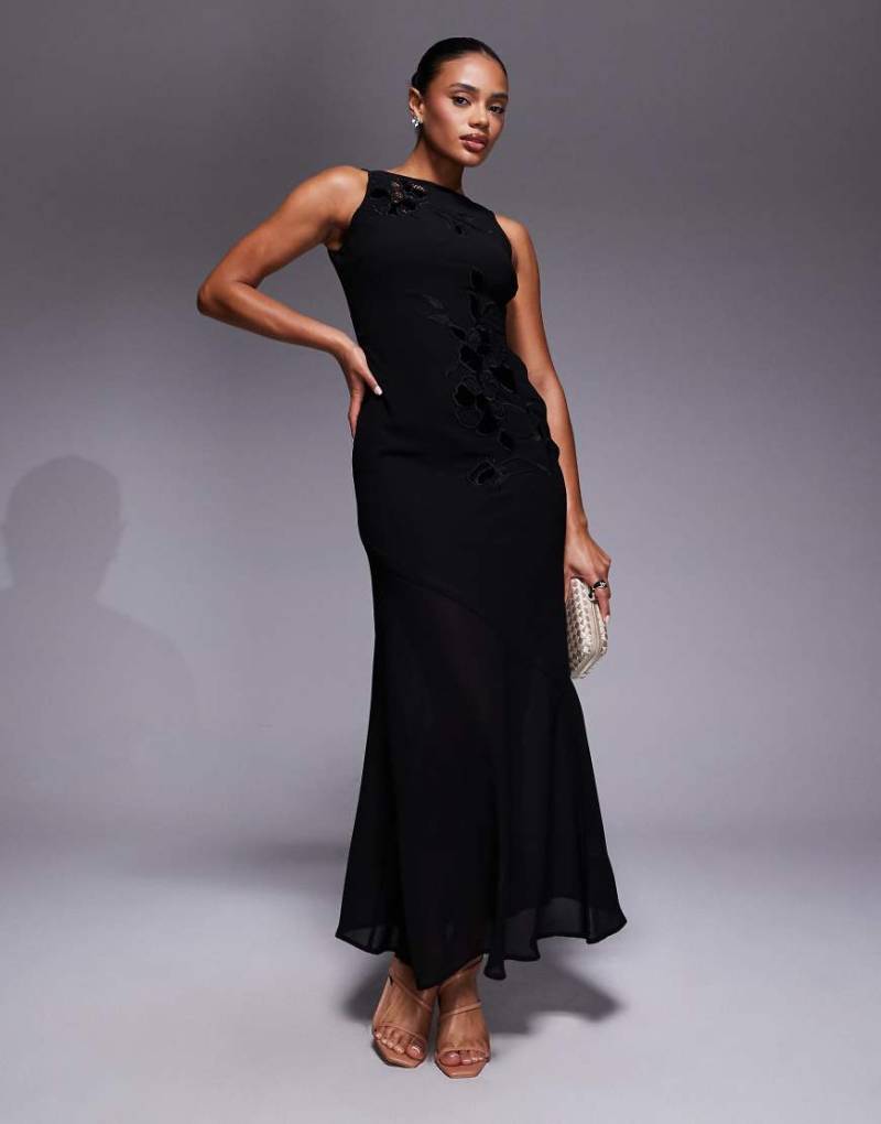 Rare London - Hochgeschlossenes Maxikleid in Schwarz mit floralen, bestickten Cut-out-Details von Rare