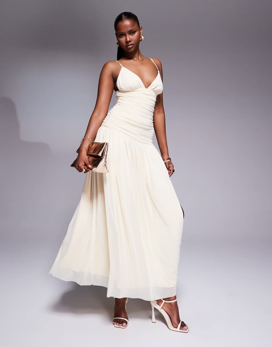 Rare London - Weich fließendes Camisole-Kleid in Creme mit Drapierung und tief angesetzter Taille-Weiß von Rare