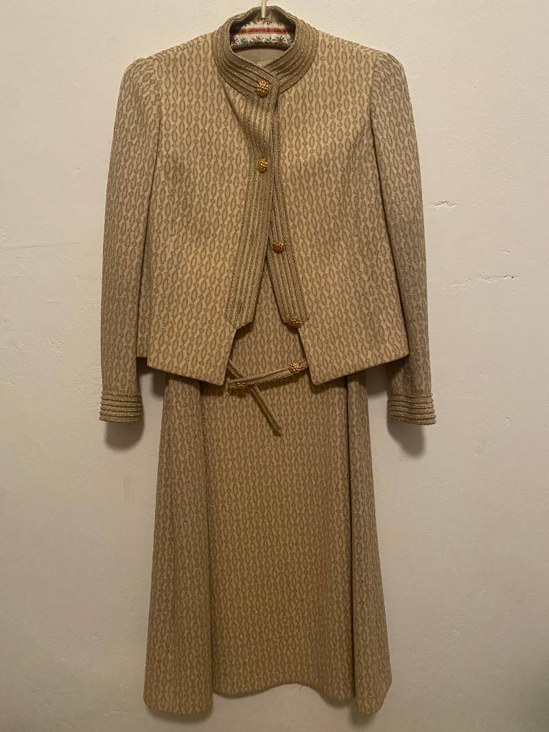Atemberaubendes Seltenes 60Er Jahre Cocktail Kleid Und Cropped Jacke Vom Pariser Label Tricosa in Perfektem Vintage-Zustand Atemberaubendes Seltenes 60Er Jahre Cocktail Kleid Und Cropped Jacke Vom Pariser Label Tricosa in Perfektem Vintage-Zustand von RareAndVintageBerlin
