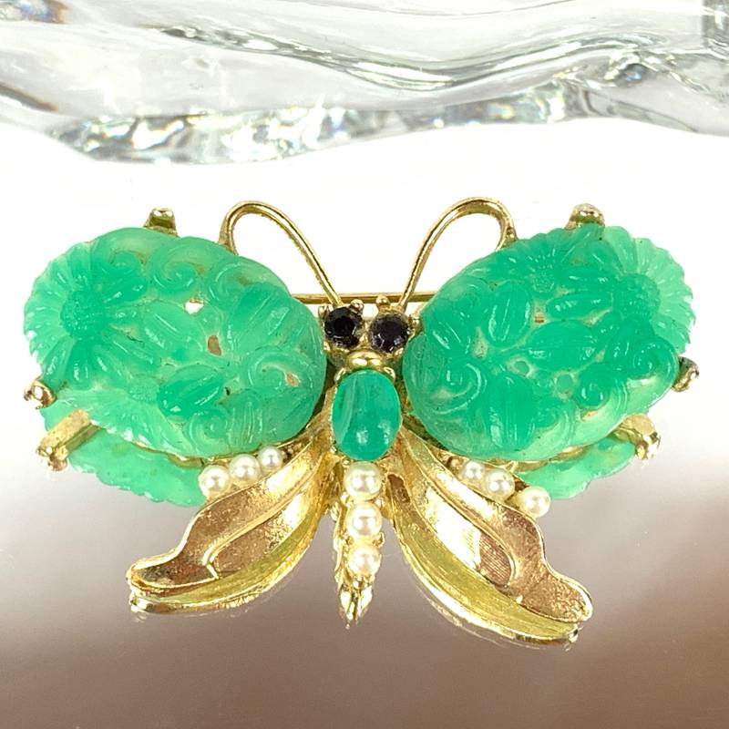Jade Peking Glas Geformte Boho Schmetterling Brosche von RareBeauty