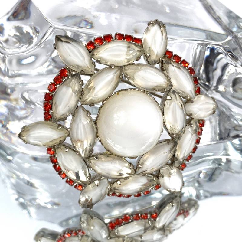 Vintage Givre Glas Mondglow Strass Brosche Winter Weiß von RareBeauty