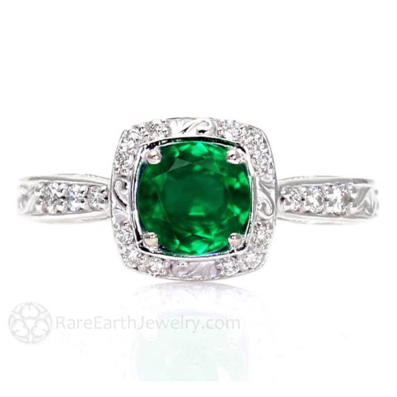 Art Deco Smaragd Verlobungsring Vintage Inspirierter Und Diamant Ring Mit Filigran Halo 14K Lab Created von RareEarth