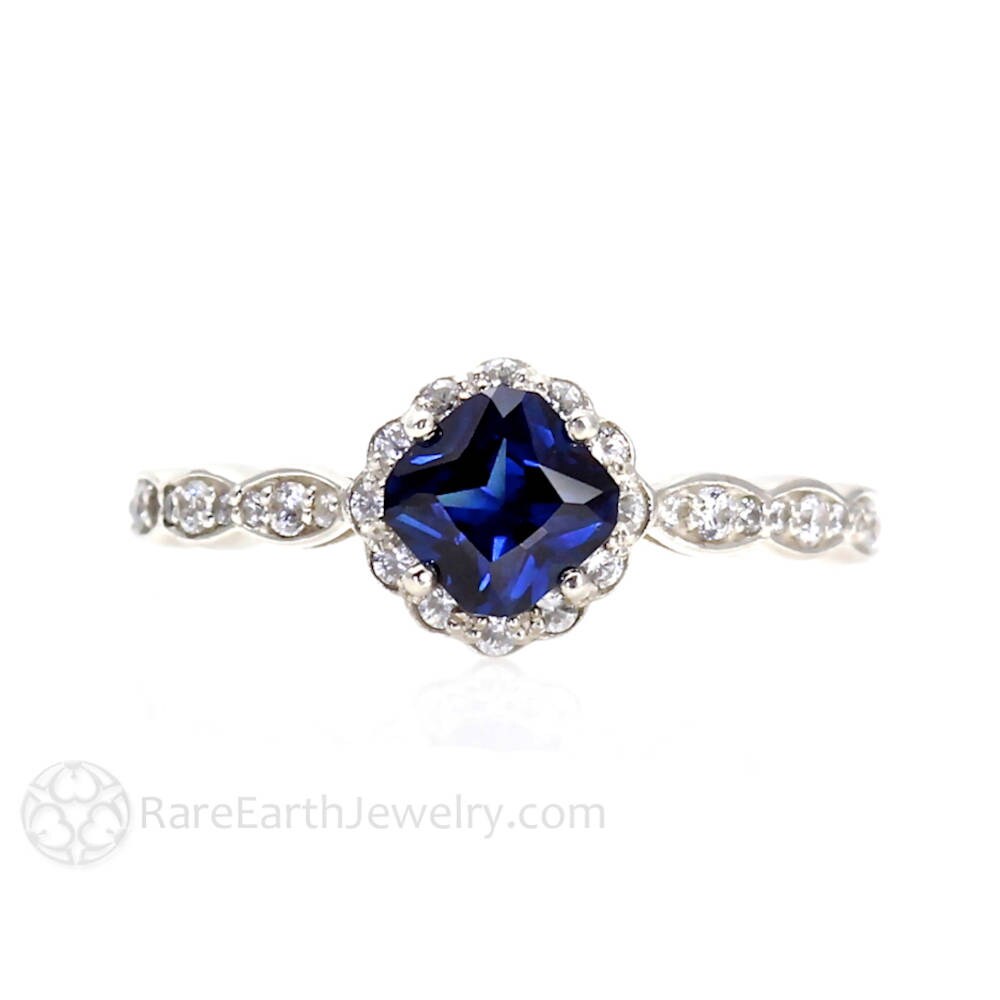 Asscher Blauer Saphir Verlobungsring Im Vintage Stil Diamant Halo in 14K Oder 18K Gold Platin von RareEarth