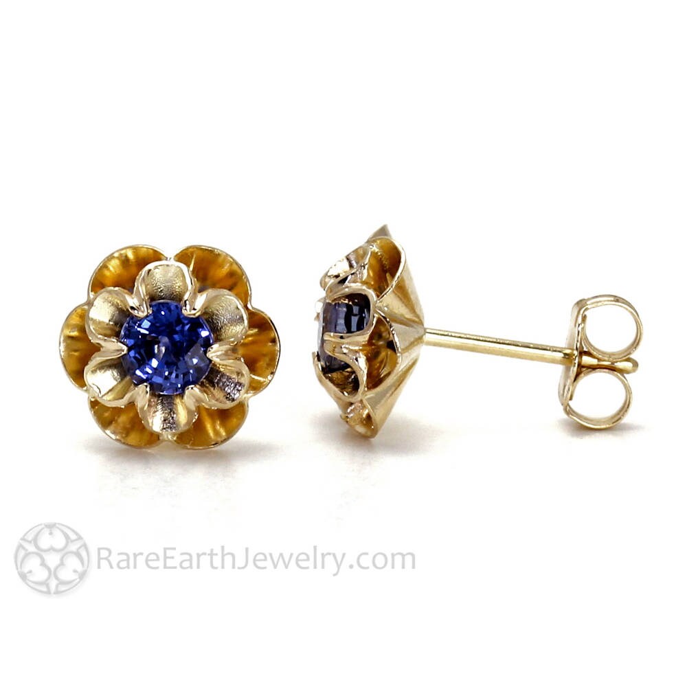 Blauer Saphir Ohrringe 14K Sapphire Ohrstecker Floral Buttercup Blume Beiträge September Birthstone von RareEarth