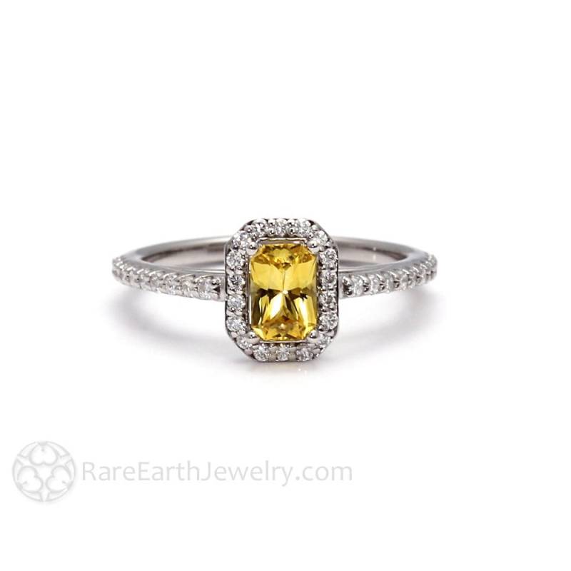 Gelber Saphir-Verlobungsring Smaragd Diamanten Halo 14K Oder 18K Weiß Gelb Rotgold Platin Benutzerdefinierte von RareEarth