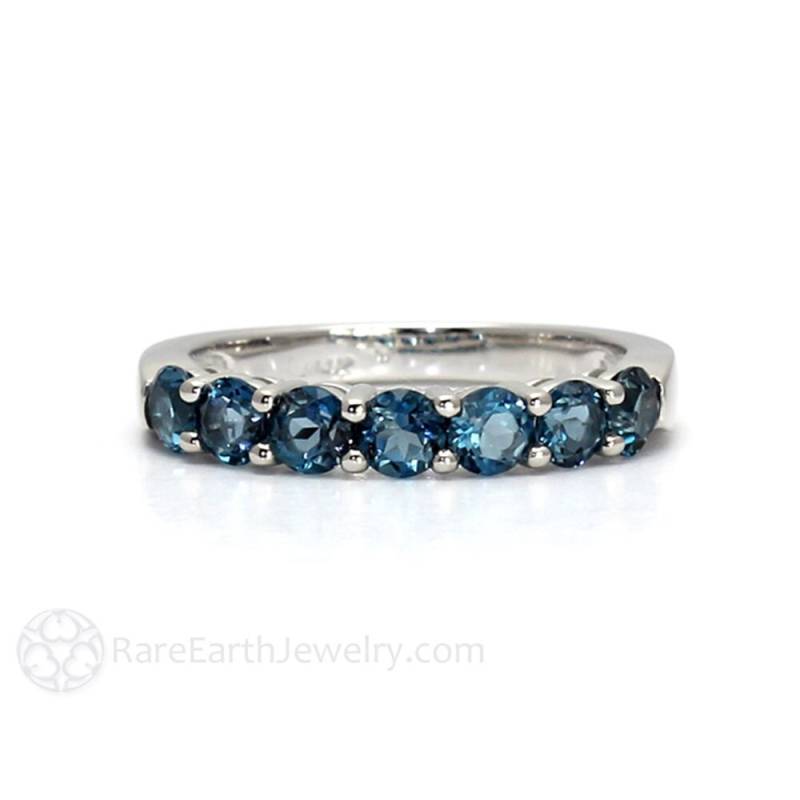 London Blautopas Ring Türkis Blau Edelstein Band Dezember Geburtsstein Push Geschenk Blauer Stein Stapelring von RareEarth