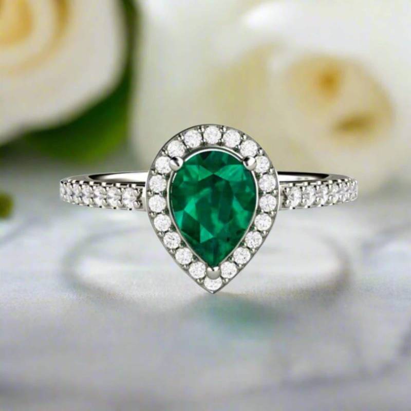 Natürlicher Smaragd Verlobungsring Pear Cut Smaragdring Mit Halo in Birnenform Und Diamantring 14K 18K Gold Oder Platinum May Birthstone von RareEarth