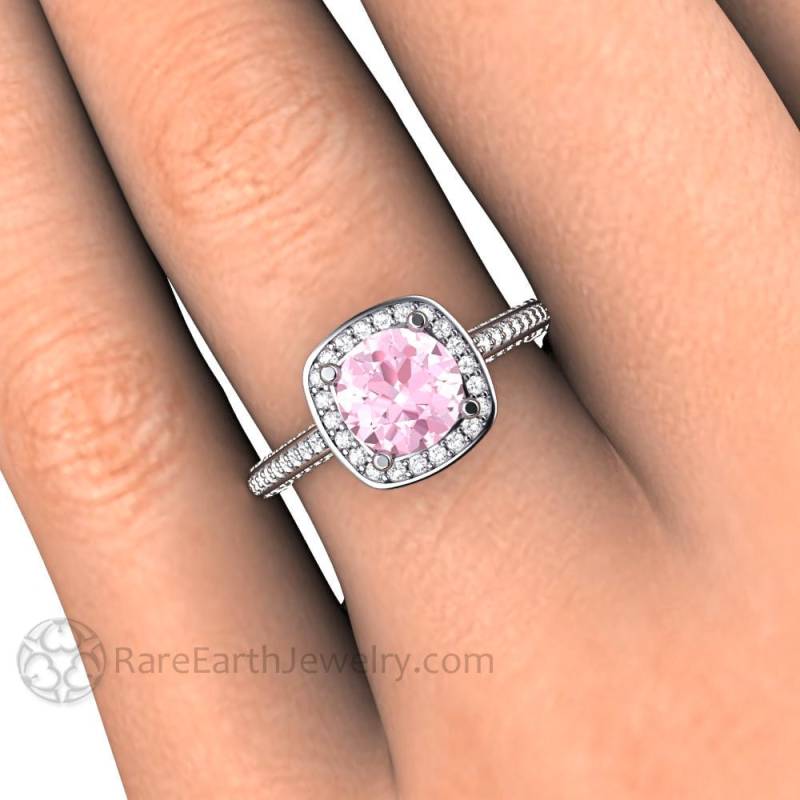 Rosa Saphir Verlobungsring Hellrosa Ring in 14K 18K Gold Oder Platin Mit Diamant Halo Custom Pink Edelstein von RareEarth