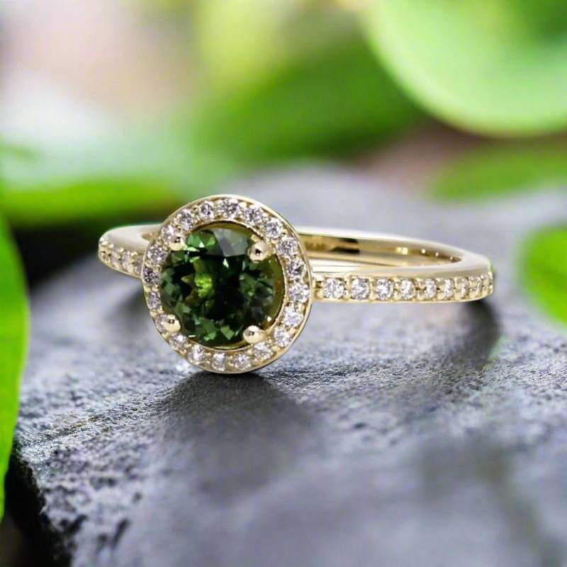 Runder Grüner Turmalin Ring Diamant Halo Natürlicher Und Oktober Birthstone Grüner Edelstein 14K Oder 18K Gold von RareEarth