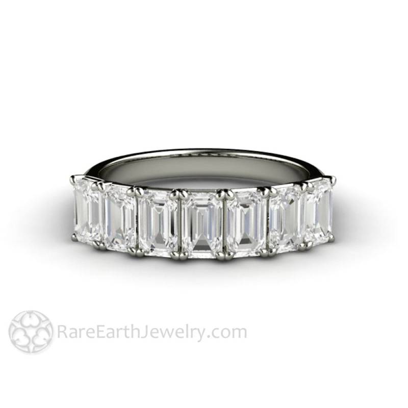 Smaragd Cut Moissanit Ehering Stapelbarer Ring Jahrestag Band Stapelring Forever One Diamond Alternative von RareEarth