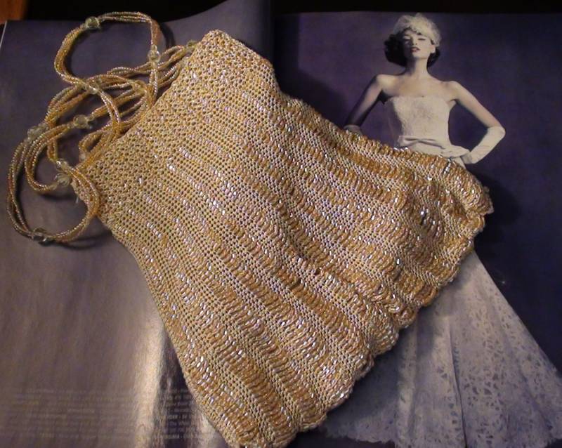 Victorian Look Gregory Ladner Australien Vintage Handtasche Perlenglas Und Lucite Mit Seide Innentasche Brauttasche Hochzeit Braut Victorian Look Gregory Ladner Australien Vintage Handtasche Perlenglas Und Lucite Mit Seide Innentasche Brauttasche Hochzeit Braut von RareEarthProducts