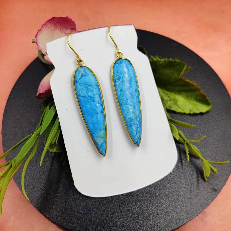 Bezel Set Howlith Türkis Ohrringe Echtvergoldet Handgemachte Edelstein Drop & Baumeln Party Wear Hochzeit Ohrring Geschenkidee von RareGemsNJewels