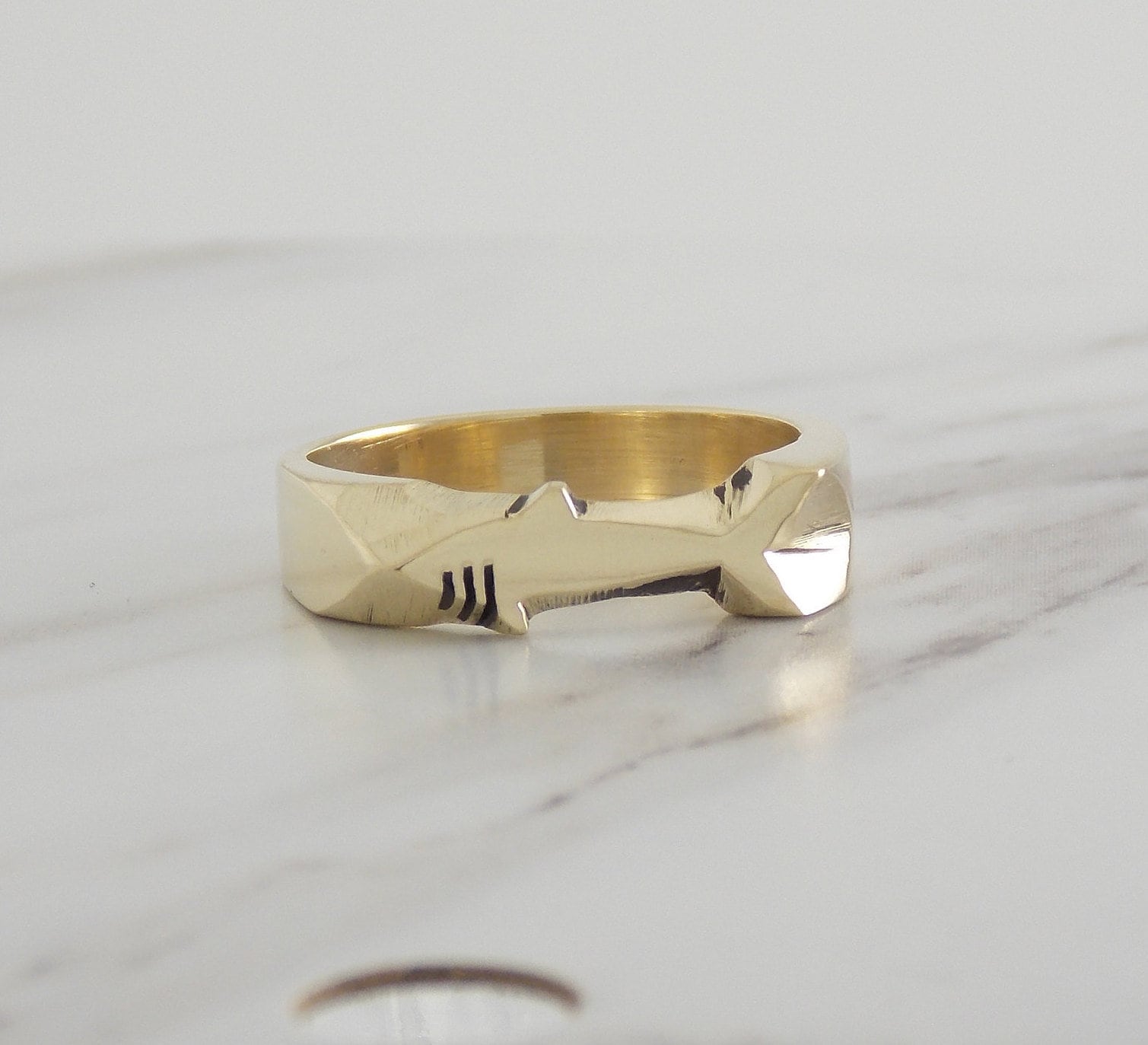 Shark Ring Hand Geschnitzt Solid Gelb Messing Made Custom Einzigartige Shark Ring Hand Geschnitzt Solid Gelb Messing Made Custom Einzigartige von RareInclusions