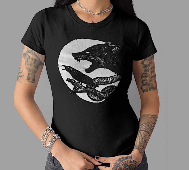 T Shirt Damen Schwarz | Wolf Schlange Krähe Bio Goth Dunkle Kleidung Alternative Klamotten Cool von RareRitaUnart