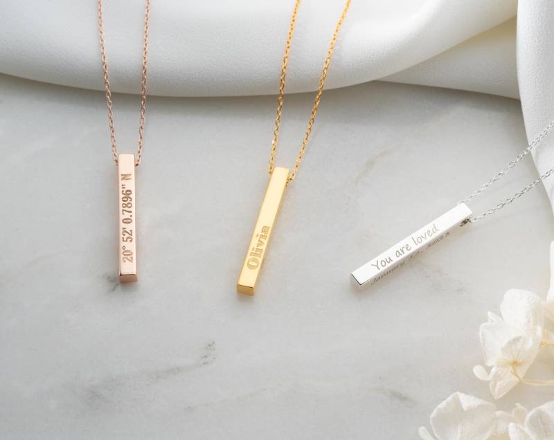 Personalisierte 3D Vertikale Bar Name Halskette, Individuell Gravierte Datum Charme, Gold Handschrift Familie Schmuck, Silber Geschenk Für Mama von RareSilverGold