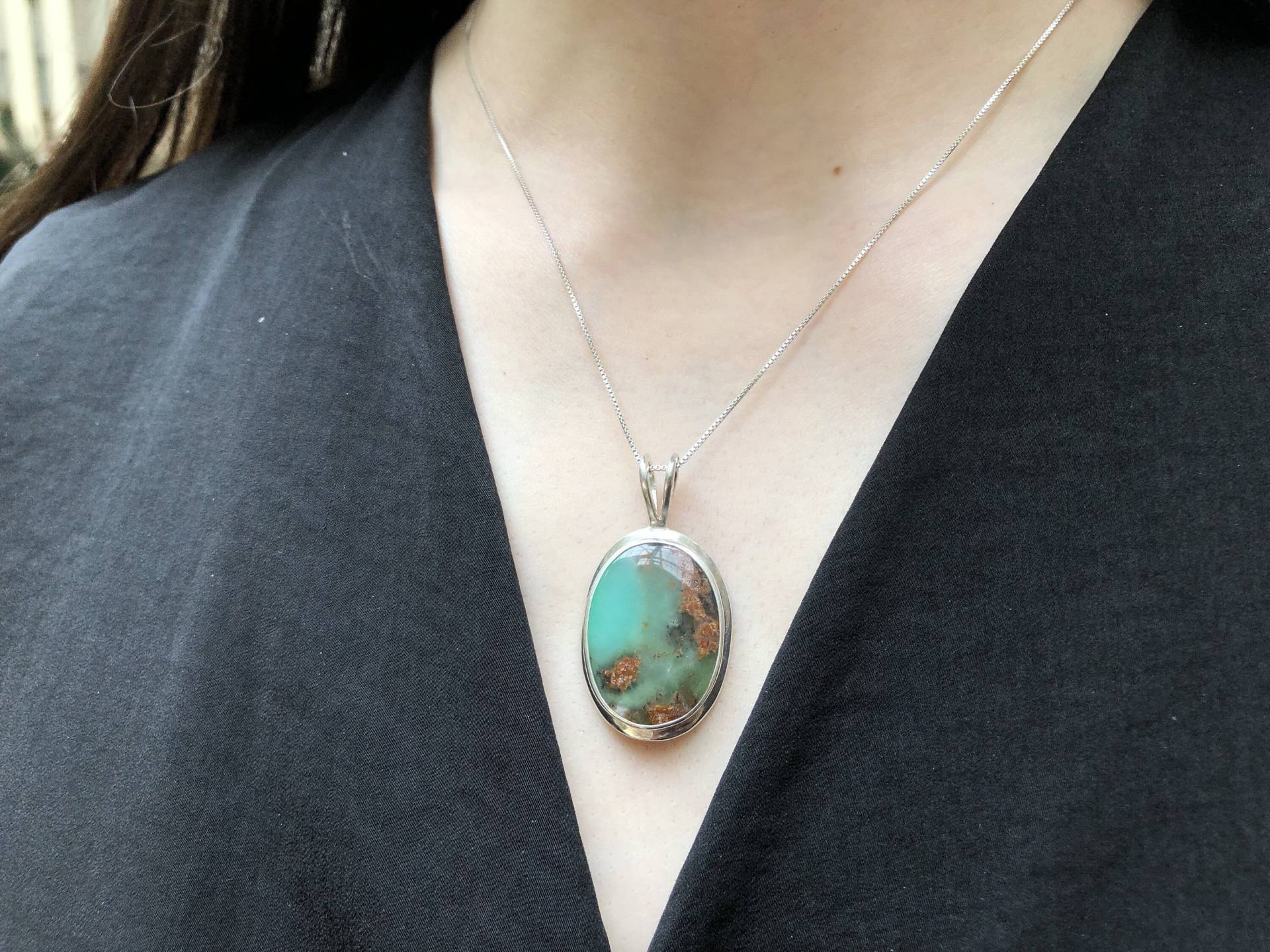 Chrysopras Anhänger, Natürlicher Chrysopras, Grüner Ovaler Boho Statement Metrix Massiver Silber Anhänger von RarebyAdinaStone