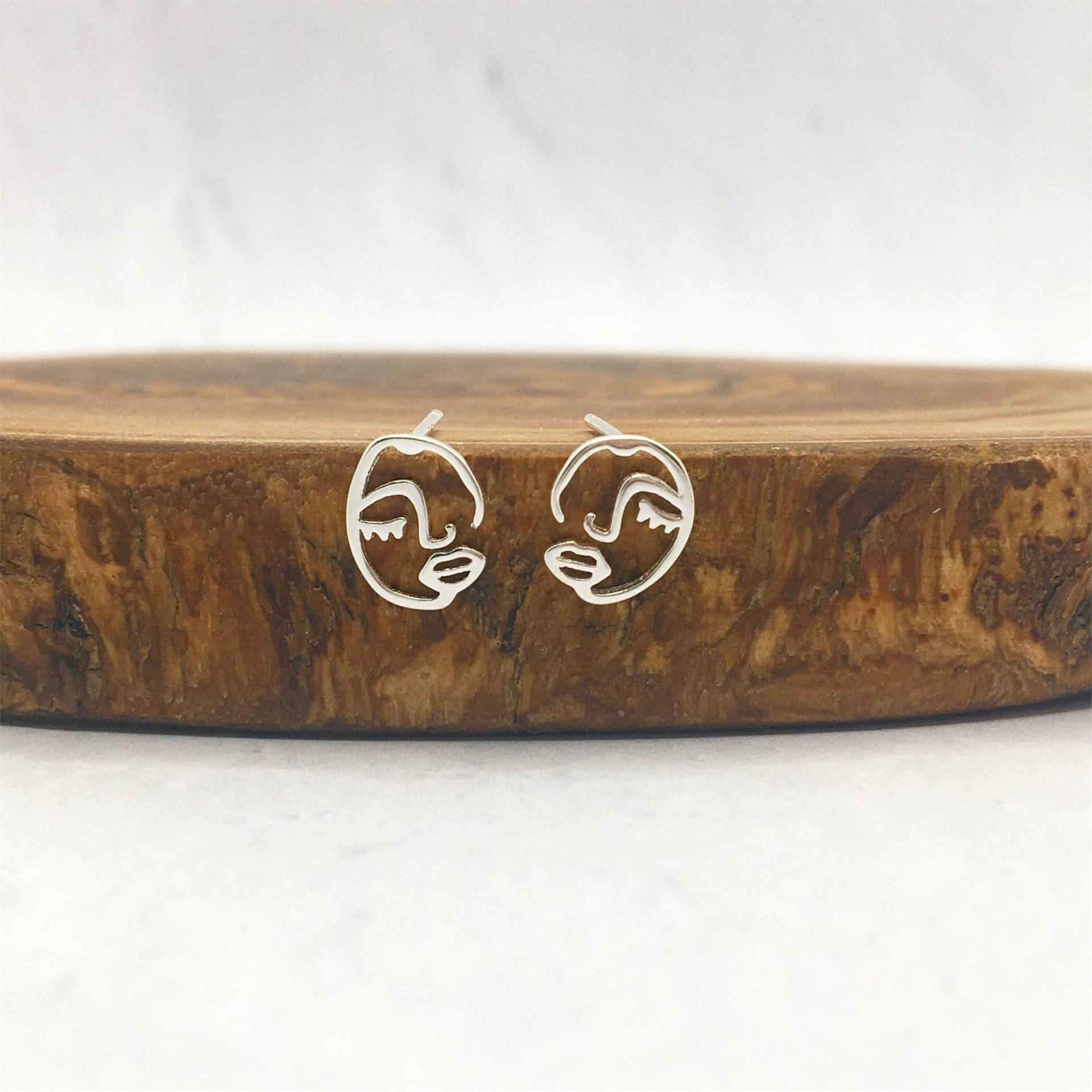 Abstraktes Gesicht Sterling Silber Ohrstecker Zierliches Geschenk Für Kunstliebhaber von RasaJewellery