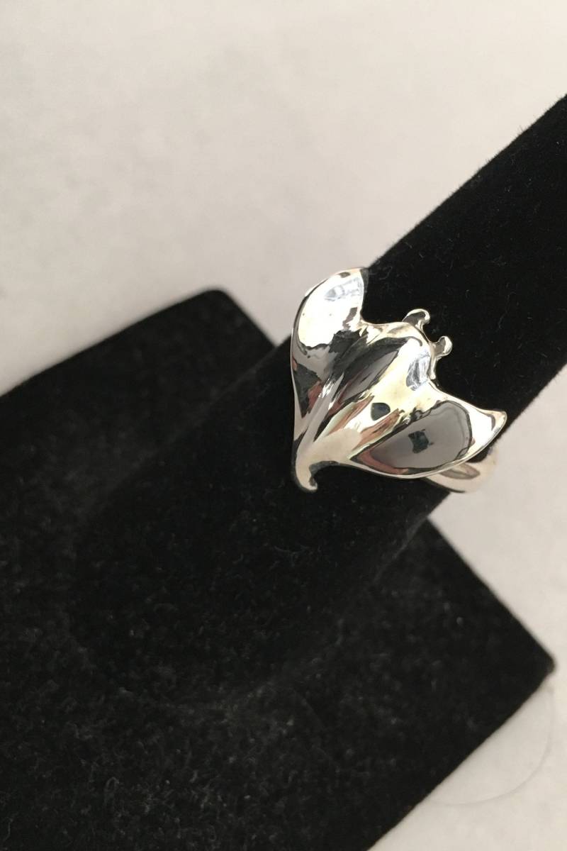 Mittel Manta Rochen Ring Sterling Silber Größen 6-10 Im Angebot, Kostenloser Versand in Amerika. Versandfertig. Rochen, Mantarochen Schmuck Damen von RasnickJewelry