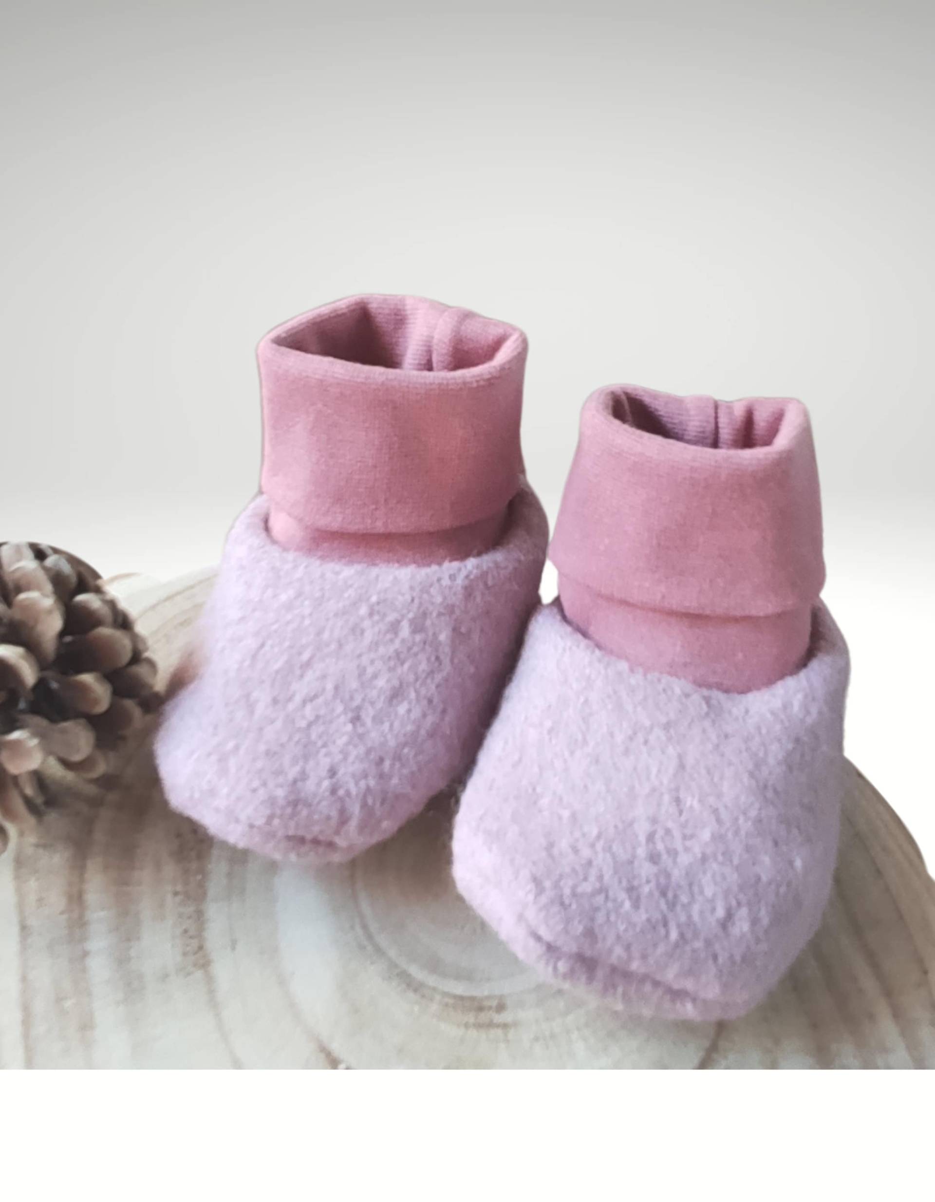 Baby Shoes Made Out Of Wool Old Rose Colour von RaspberryBabyShop