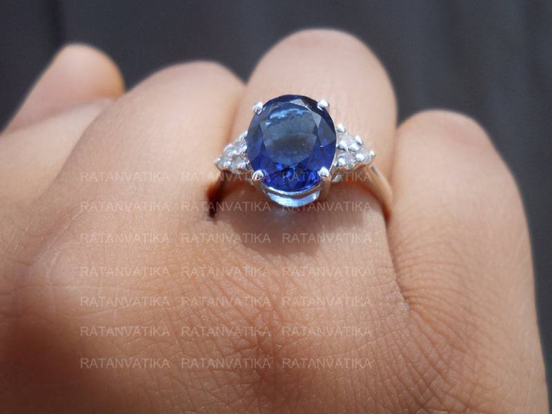 Blauer Saphirring, Solitärring, 18K Vergoldeter 925 Sterlingsilberring, Handgemachter Ring, Blauer Edelsteinring, Ehering, Geschenk Für Sie von RatanVatikaJewellery